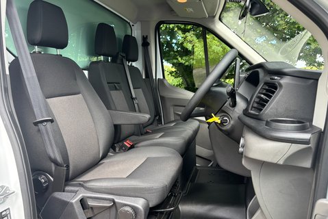 Ford Transit 350 Drw L4 Leader Luton with Tail Lift - Air Con / Rear Camera 4