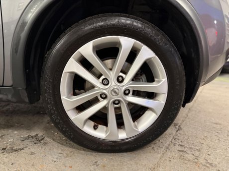 Nissan Juke 1.6 Acenta Premium Euro 5 (s/s) 5dr 22