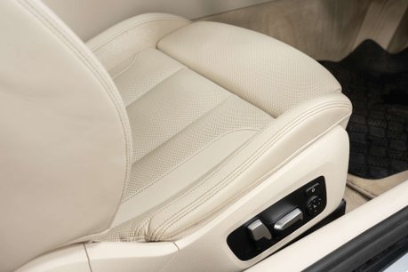 BMW 8 Series 3.0 840i Auto 2dr 30