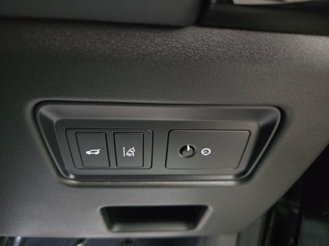 Land Rover Discovery 3.0 TD V6 HSE Luxury Auto 4WD Euro 6 (s/s) 5dr 48