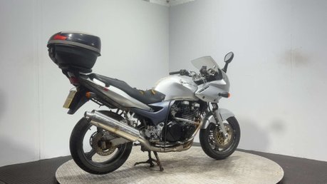 Kawasaki ZR Z750 2002 35K RUNNING PROJECT BIKE 750CC TOUER COMMUTER 2