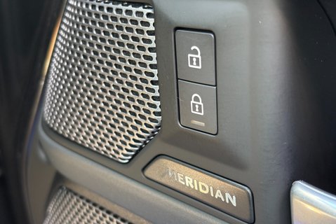 Land Rover Defender 90 D300 Hard Top X-Dynamic HSE - Air Suspension 27