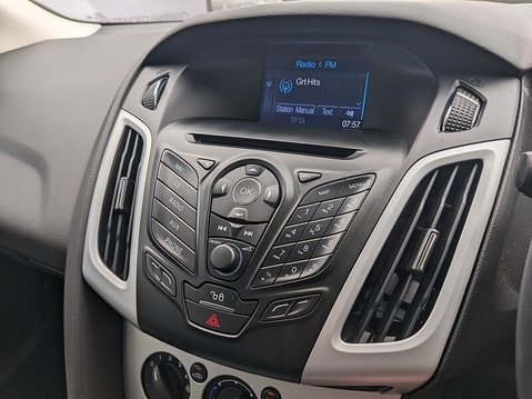 Ford Focus ZETEC NAVIGATOR TDCI 21