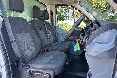 Ford Transit 350 Drw L3 155 ps Luton with Tail Lift - Air Conditioning 4