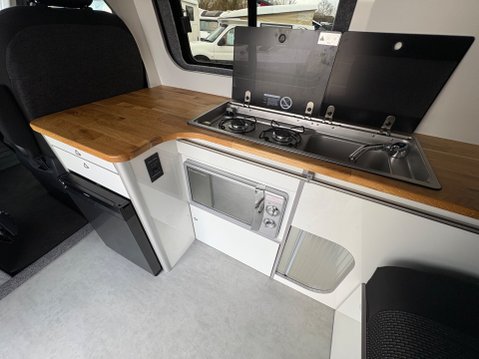 Volkswagen Transporter T7 Rebellion 22