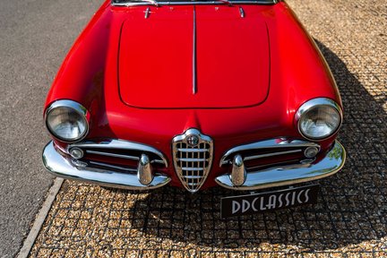 Alfa Romeo Giulietta Spider by Pininfarina 7