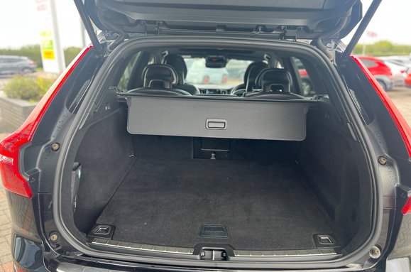 Volvo XC60 T5 R-DESIGN AWD PETROL AUTO 35