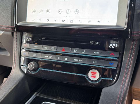 Jaguar F-Pace 3.0 F-PACE V6 S AWD D Auto 4WD 5dr 50