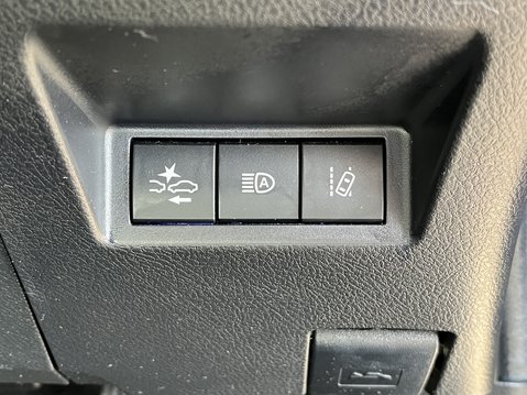Toyota Yaris 1.5 Hybrid Icon Tech 5dr CVT 21