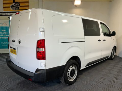 Vauxhall Vivaro 2.0 Turbo D 3100 Dynamic Crew Van L2 H1 Euro 6 (s/s) 5dr 7