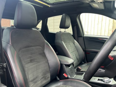 Ford Kuga 2.5 EcoBoost Duratec 14.4kWh ST-Line X SUV 5dr Pet 18