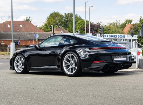 Porsche 911 GT3 TOURING (992) 3