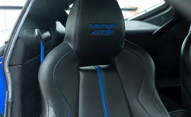 Aston Martin Vantage GT8 11