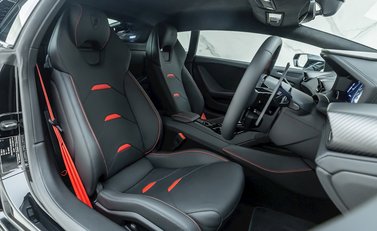 Lamborghini Huracan LP640-4 EVO 9