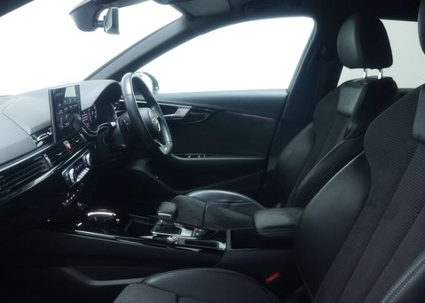 Audi A4 2.0 A4 S Line Black Edition 35 TFSI Semi-Auto 4dr 52