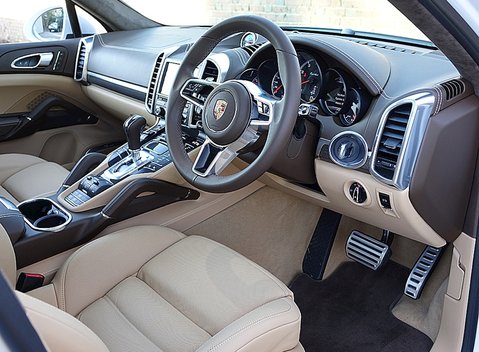Porsche Cayenne Turbo 10
