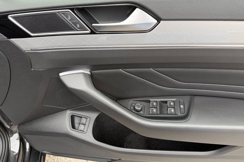 Volkswagen Passat GTE DSG - VAT Q - 1 OWNER - PLUG IN HYBRID - 3 IN STOCK 28