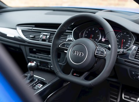 Audi RS6 Avant Performance 11