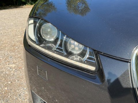 Jaguar XF 3.0d S V6 Portfolio Auto Euro 5 (s/s) 4dr 51