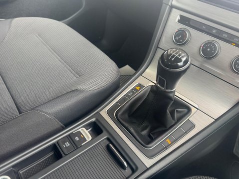 Volkswagen Golf 1.6 TDI BlueMotion Tech Match Euro 5 (s/s) 5dr 23