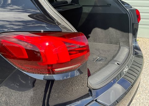 MG HS 1.5 T-GDI PHEV TROPHY 18