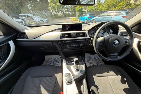 BMW 3 Series 320I SE TOURING AUTOMATIC -APPLE CAR PLAY -CAMERAS -XENONS -LOW MILEAGE 14