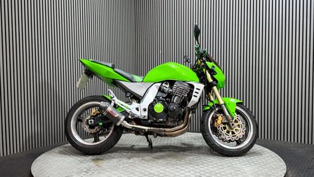 Kawasaki Z1000 2005 ONLY 28K 1000CC NAKED PROJECT BIKE RUNS WELL