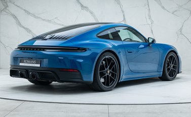 Porsche 911 Carrera 4 GTS (992.2) 6