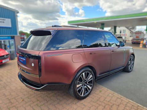 Land Rover Range Rover SV P510e PHEV 3