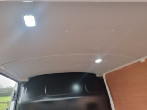 Volkswagen Transporter T28 TDI P/V HIGHLINE 29