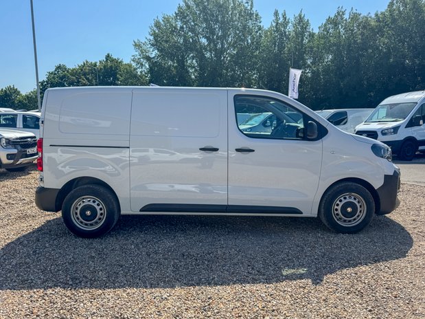 Vauxhall Vivaro SWB L1H1 Low Roof Prime 2900 Air Con Sensors EURO 6 5