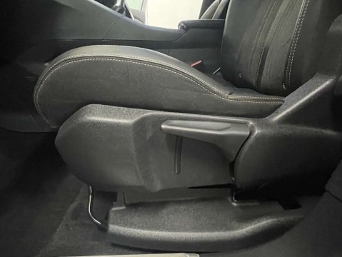 Peugeot 3008 1.5 3008 GT Blue HDi S/S 5dr 40