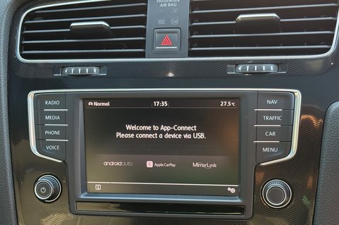 Volkswagen Golf GTD - PANORAMIC ROOF - ACC - SPORT AND SOUND PACK - CARPLAY 44