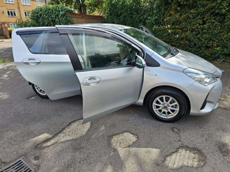 Toyota Yaris 1.5 VVT-h Icon Tech E-CVT Euro 6 (s/s) 5dr 5