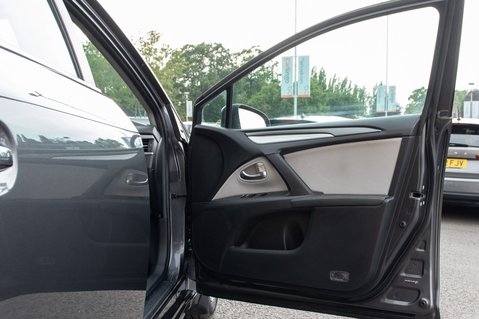 Toyota Avensis VALVEMATIC BUSINESS EDITION 14