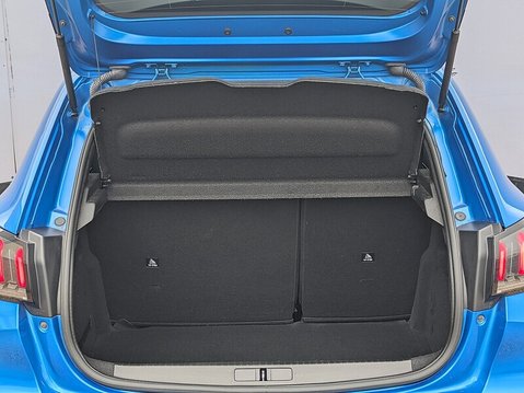 Peugeot 208 PURETECH ALLURE PREMIUM S/S 18