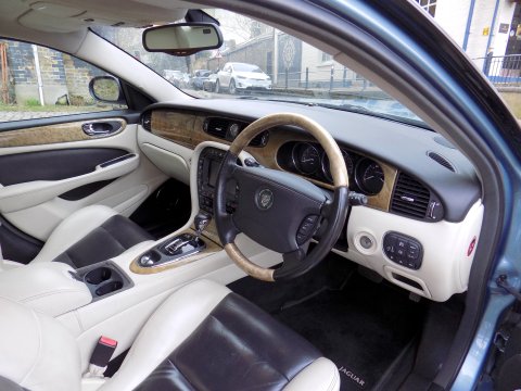 Jaguar XJR 4.2 V8 Supercharged 36