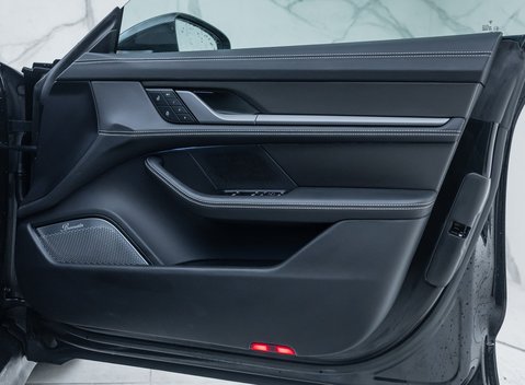 Porsche Taycan TURBO S CROSS TURISMO 27