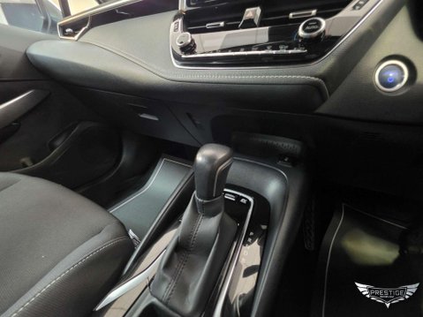 Toyota Corolla 1.8 VVT-h Icon Tech CVT Euro 6 (s/s) 5dr 32