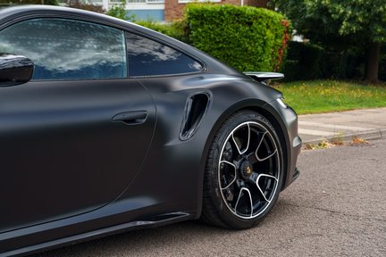 Porsche 911 TURBO S PDK 13
