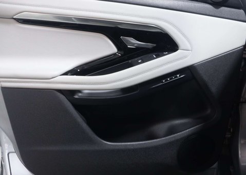 Land Rover Range Rover Evoque 2.0 Range Rover Evoque R-Dynamic SE Auto 4WD 5dr 56