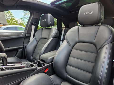 Porsche Macan 2.9 Macan GTS Semi-Auto 4WD 5dr 4