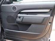 Land Rover Discovery DEMO MODEL COMMERCIAL DYNAMIC HSE WITH GENUINE REAR SEATS STYLED BY SEEKER  10