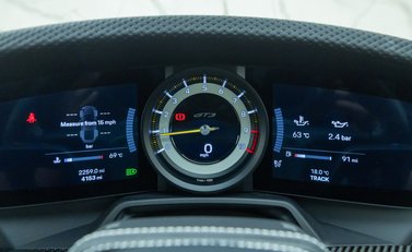 Porsche 911 GT3 TOURING (992) 18