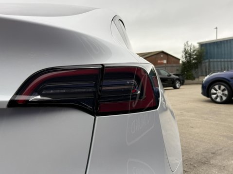 Tesla Model Y SUV 5dr Electric Auto RWD (346 ps) 19