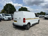 Peugeot Expert MWB L2H1 Low Roof Professional 2700 Air Con Tow Bar EURO 6 NO VAT 6
