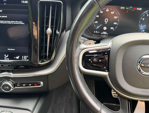 Volvo XC60 2.0 XC60 R-Design B5 MHEV Auto 5dr 25