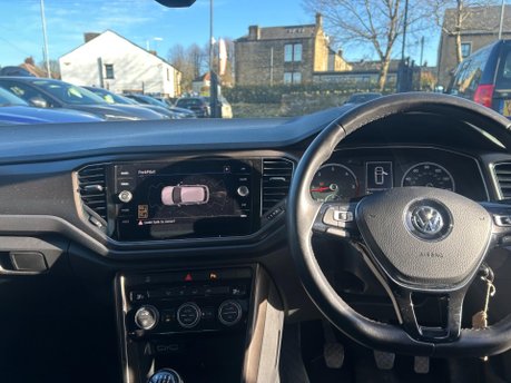 Volkswagen T-Roc SE TDI 8