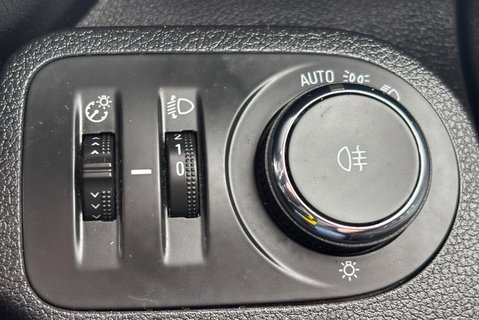 Vauxhall Combo L1H1 2300 100 ps Dynamic Panel Van - No VAT 22