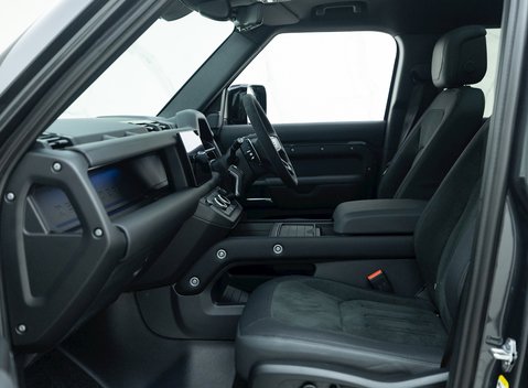 Land Rover Defender 110 V8 14